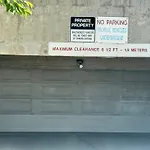 Entire Apartment Prime Downtown Location Free Underground Parking