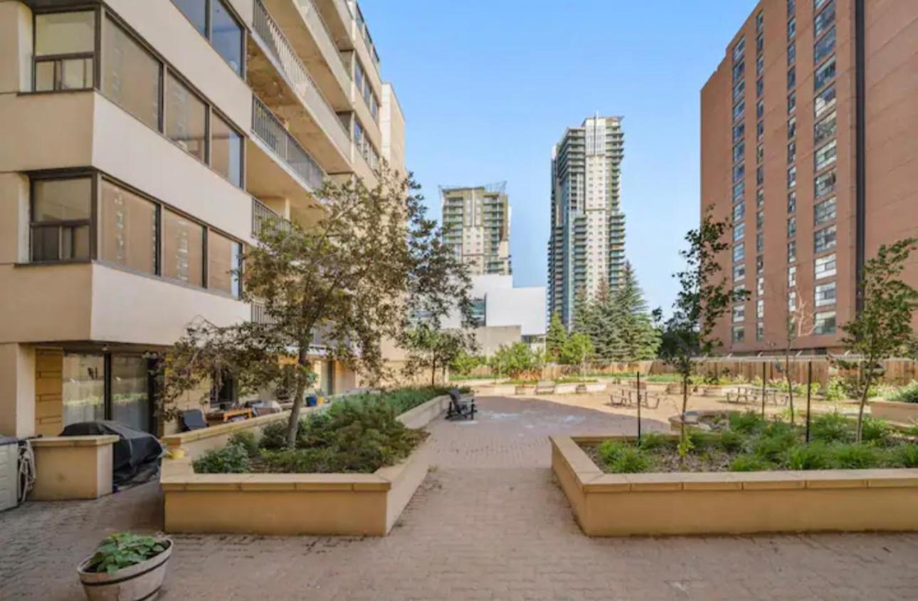 Entire Prime Downtown Location Free Underground Parking