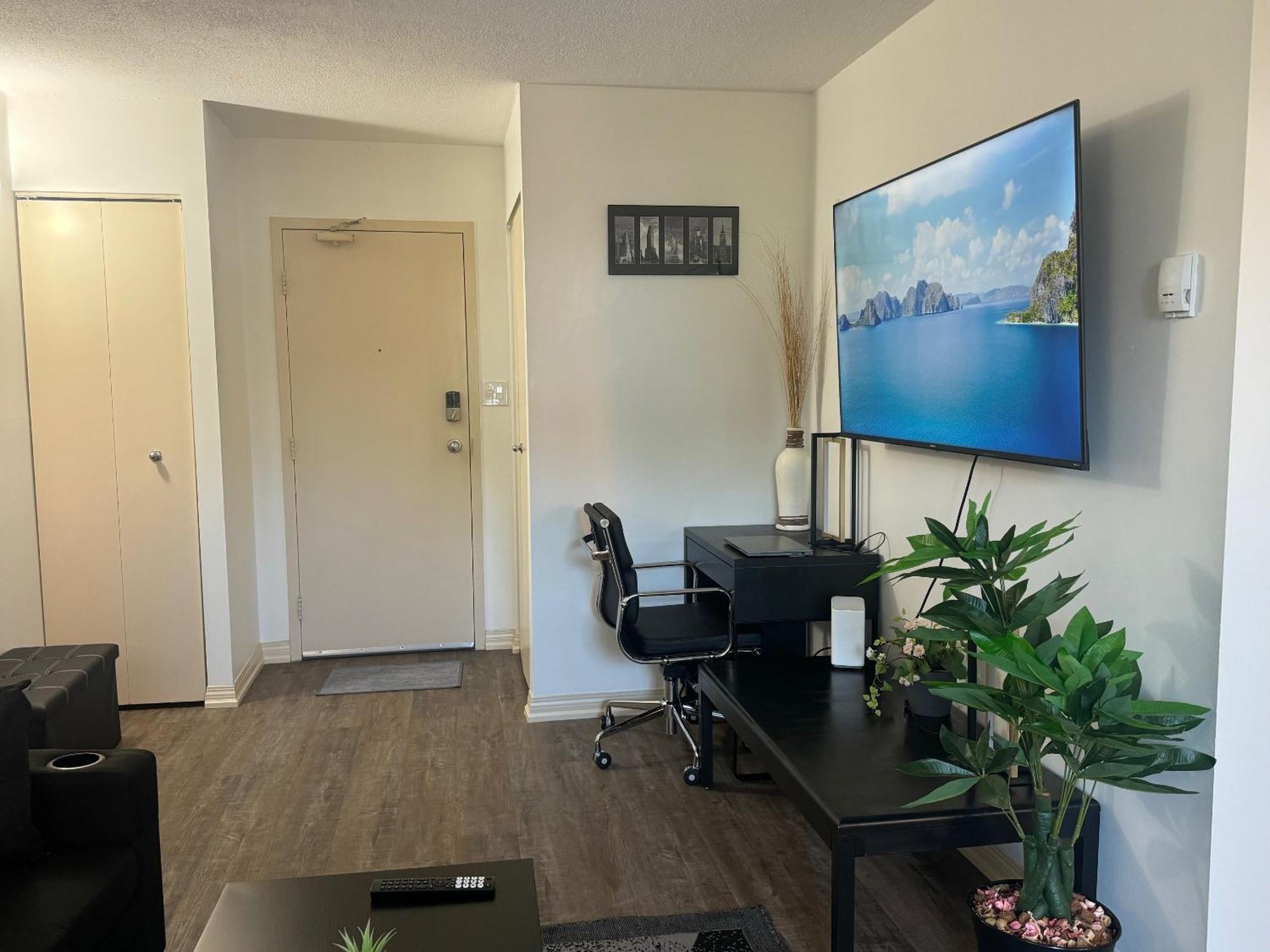 Apartment Entire Prime Downtown Location Free Underground Parking Calgary
