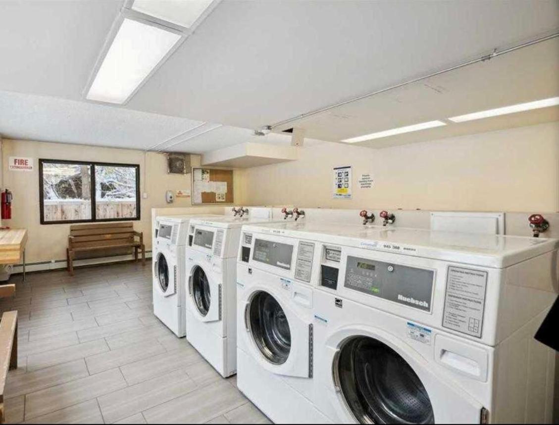 Entire Prime Downtown Location Free Underground Parking * Calgary